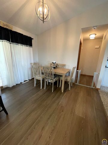 2211 Crestview Dr, Emporia, KS 66801