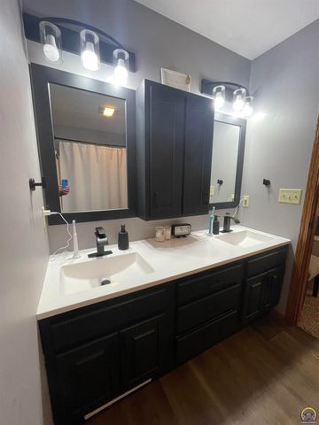 2211 Crestview Dr, Emporia, KS 66801