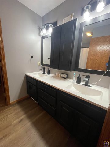 2211 Crestview Dr, Emporia, KS 66801