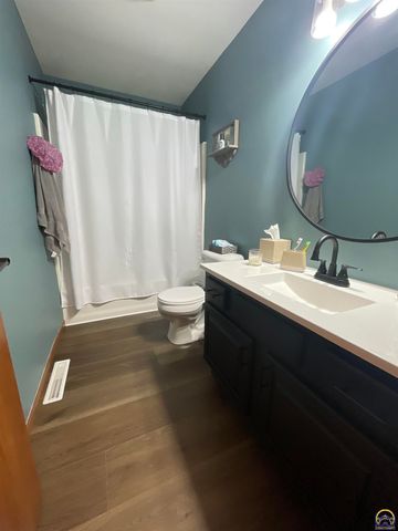 2211 Crestview Dr, Emporia, KS 66801