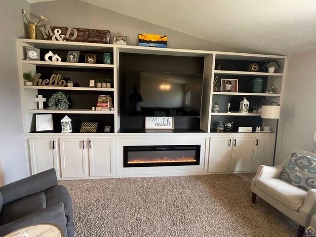 2211 Crestview Dr, Emporia, KS 66801