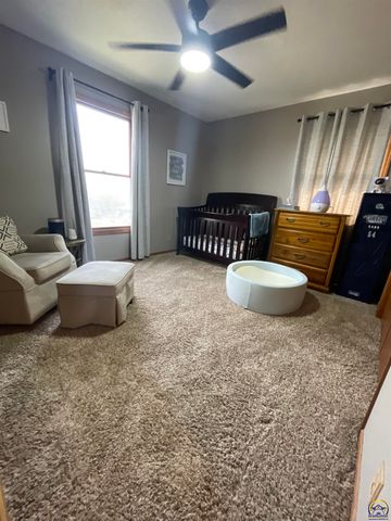 2211 Crestview Dr, Emporia, KS 66801