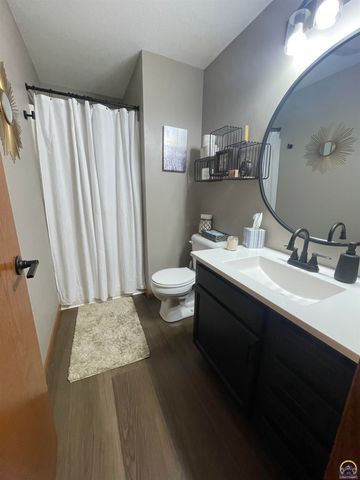 2211 Crestview Dr, Emporia, KS 66801