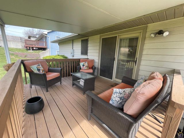 2211 Crestview Dr, Emporia, KS 66801