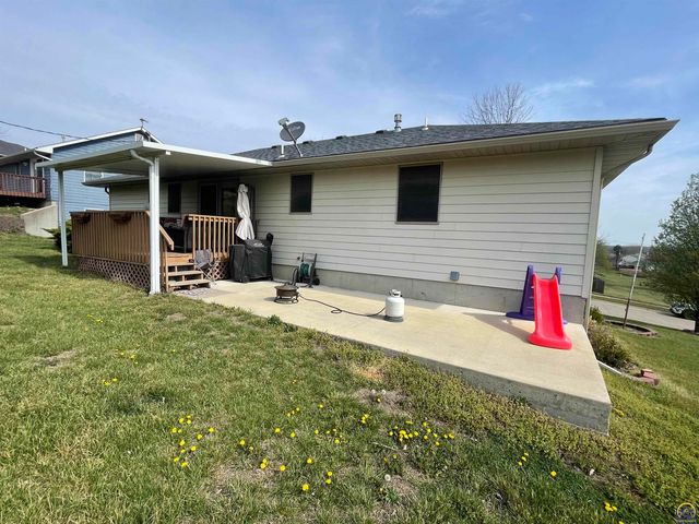2211 Crestview Dr, Emporia, KS 66801