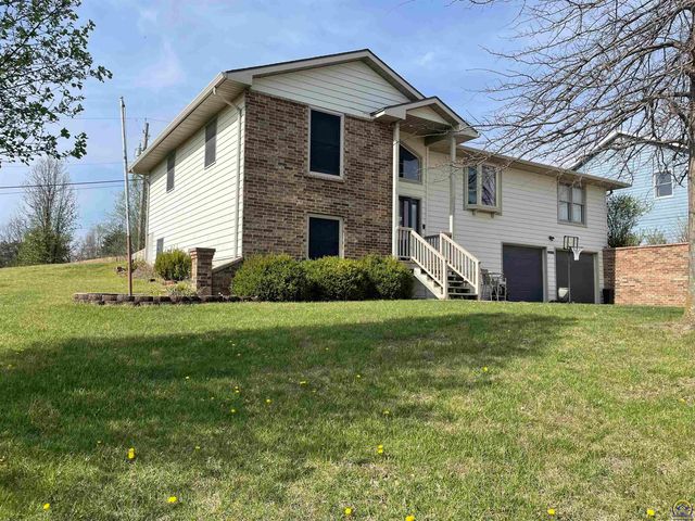 2211 Crestview Dr, Emporia, KS 66801