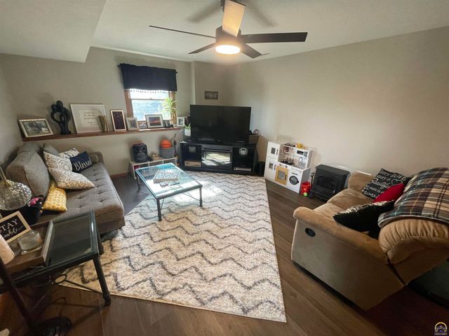 2211 Crestview Dr, Emporia, KS 66801