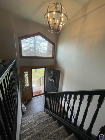 2211 Crestview Dr, Emporia, KS 66801