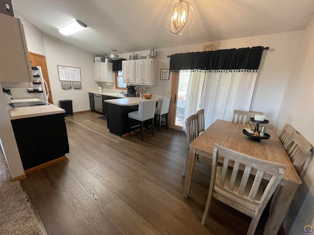 2211 Crestview Dr, Emporia, KS 66801