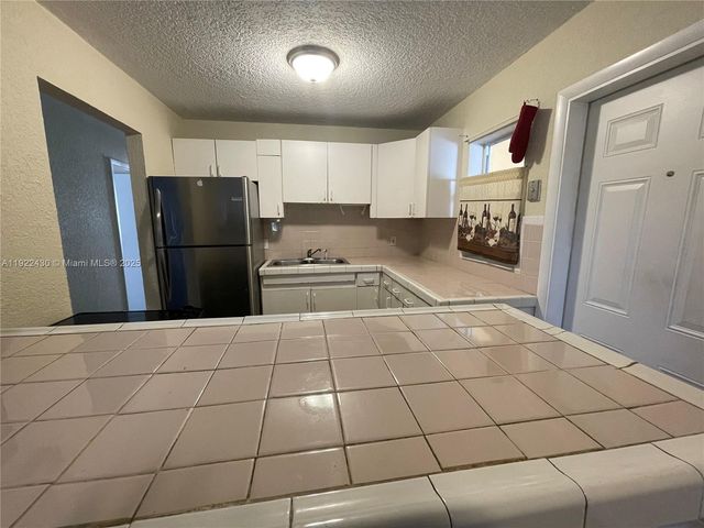 1865 NW 6th Ave 1, Pompano Beach, FL 33060