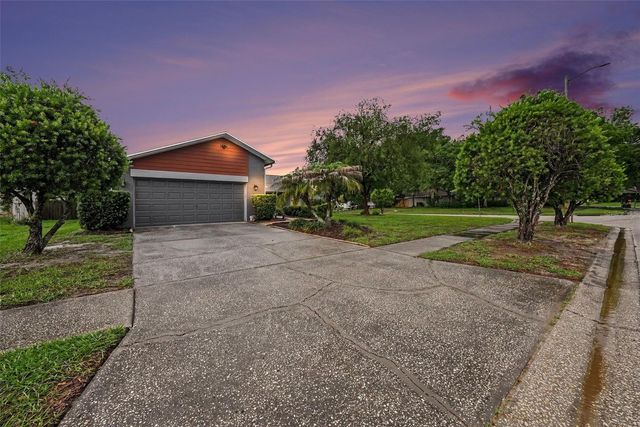 626 ROLLINGWOOD LANE, Valrico, FL 33594