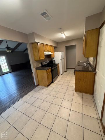 2020 Cenwood Drive, Jonesboro, AR 72401