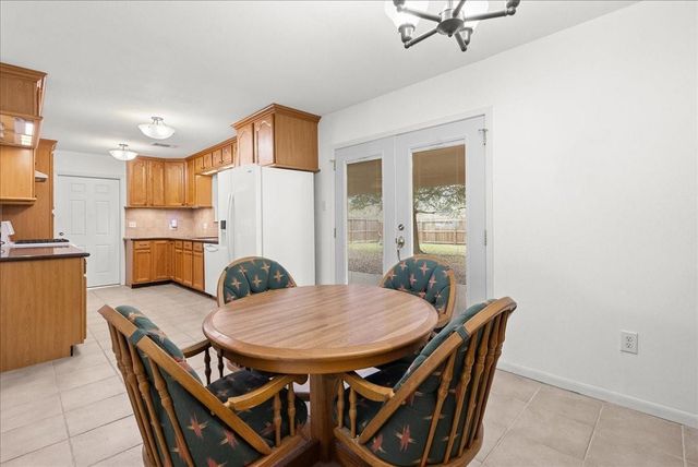 4206 Country Club Drive, Dickinson, TX 77539