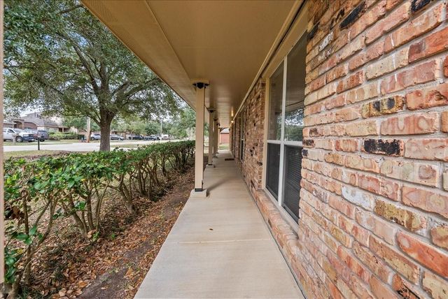 4206 Country Club Drive, Dickinson, TX 77539