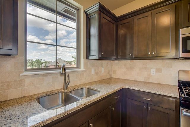 2701 Hermoso Circle, Edmond, OK 73034