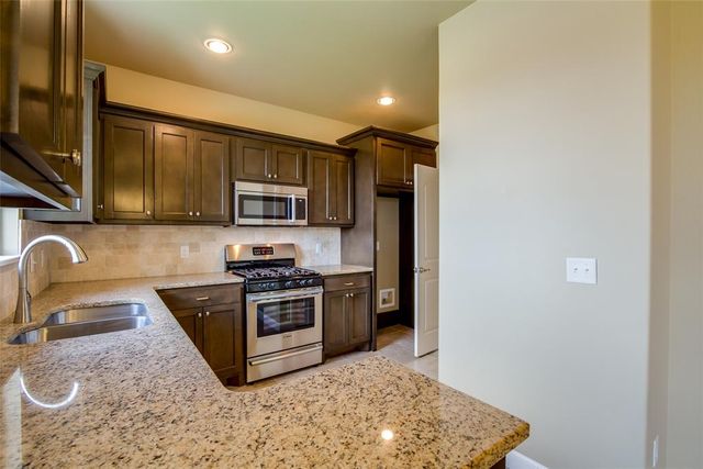 2701 Hermoso Circle, Edmond, OK 73034