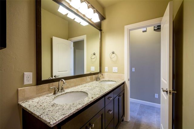 2701 Hermoso Circle, Edmond, OK 73034