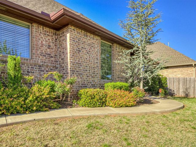 2701 Hermoso Circle, Edmond, OK 73034