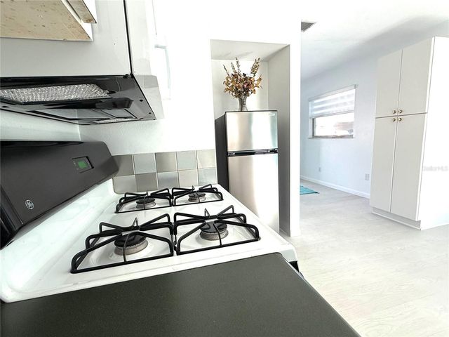 12400 PARK BOULEVARD 524, Seminole, FL 33772