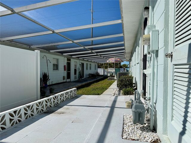 12400 PARK BOULEVARD 524, Seminole, FL 33772