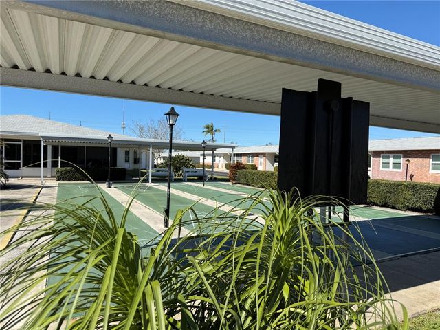 12400 PARK BOULEVARD 524, Seminole, FL 33772