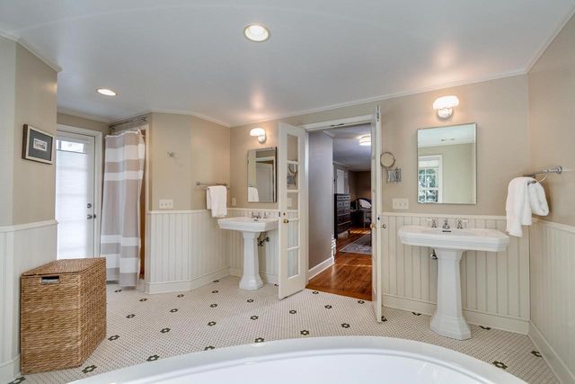 225 Kensington Drive, Madison, WI 53704