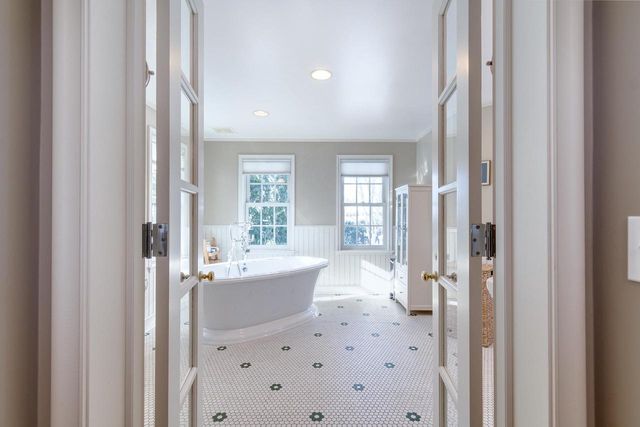 225 Kensington Drive, Madison, WI 53704