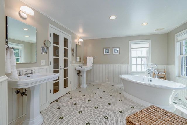 225 Kensington Drive, Madison, WI 53704