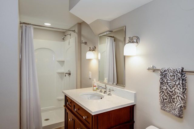 225 Kensington Drive, Madison, WI 53704