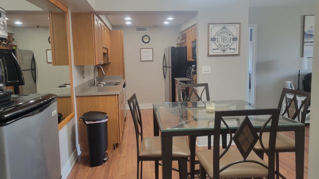 1450 Plymouth Lane 305, Elgin, IL 60123
