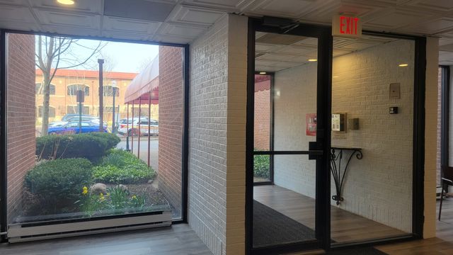 1450 Plymouth Lane 305, Elgin, IL 60123