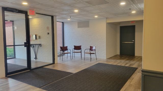 1450 Plymouth Lane 305, Elgin, IL 60123