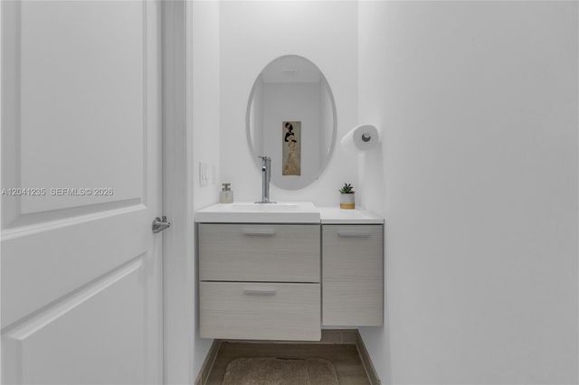 21068 NE 8th Ave, Miami, FL 33179