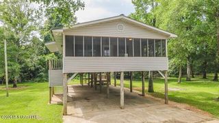 2432 Pascagoula River Road, Moss Point, MS 39562