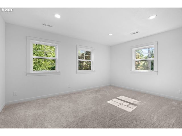 15900 Se ROYER Rd, Damascus, OR 97089