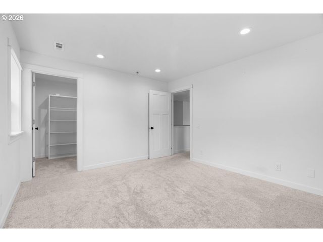 15900 Se ROYER Rd, Damascus, OR 97089