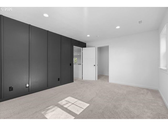 15900 Se ROYER Rd, Damascus, OR 97089