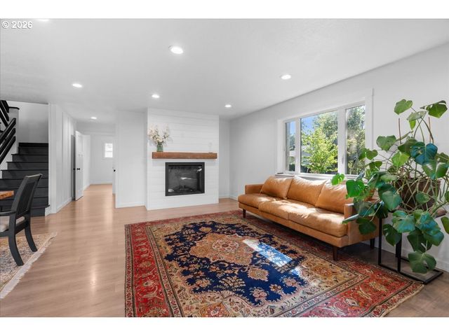 15900 Se ROYER Rd, Damascus, OR 97089