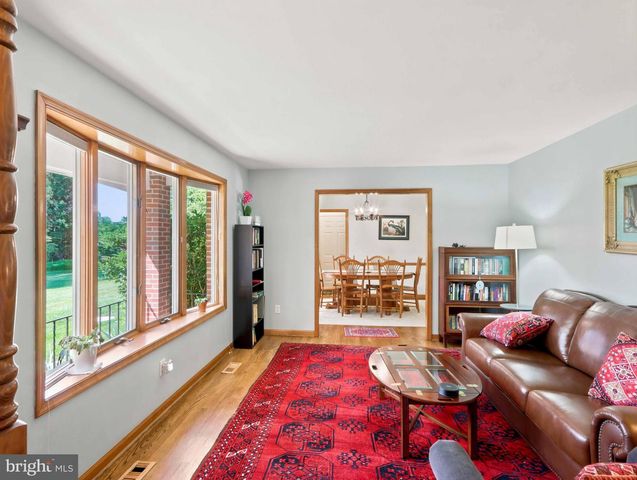 5212 ERNIE LN, Frederick, MD 21703