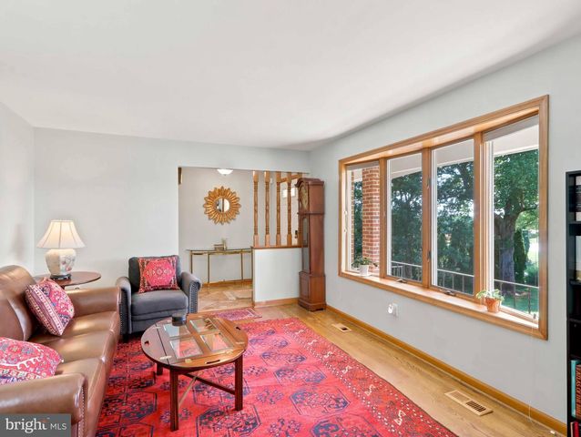 5212 ERNIE LN, Frederick, MD 21703