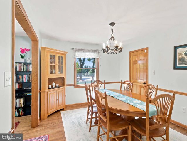 5212 ERNIE LN, Frederick, MD 21703
