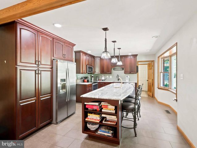 5212 ERNIE LN, Frederick, MD 21703