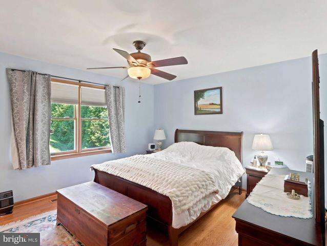 5212 ERNIE LN, Frederick, MD 21703