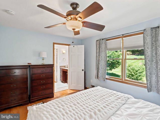 5212 ERNIE LN, Frederick, MD 21703