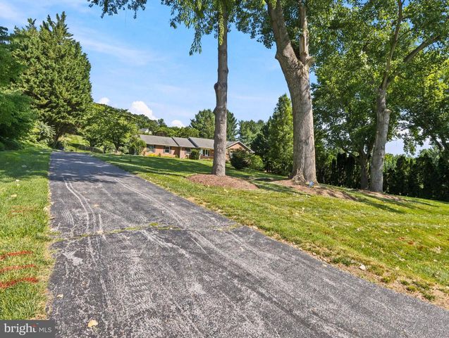 5212 ERNIE LN, Frederick, MD 21703