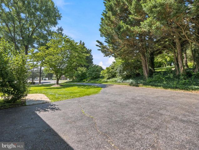5212 ERNIE LN, Frederick, MD 21703