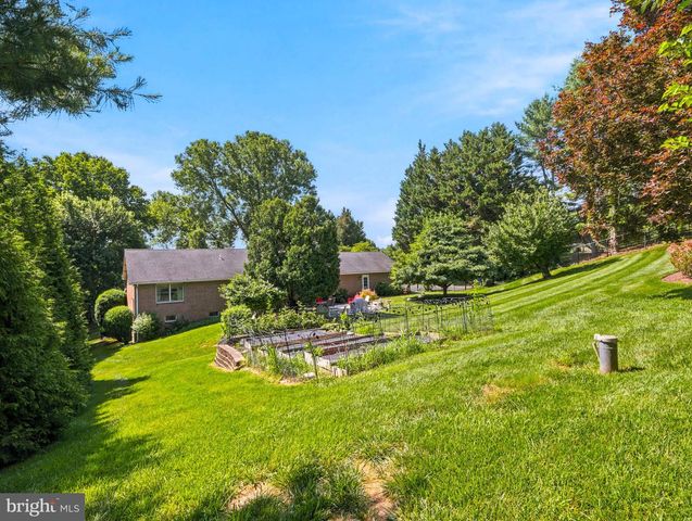 5212 ERNIE LN, Frederick, MD 21703