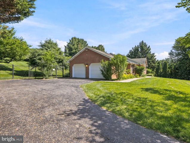 5212 ERNIE LN, Frederick, MD 21703