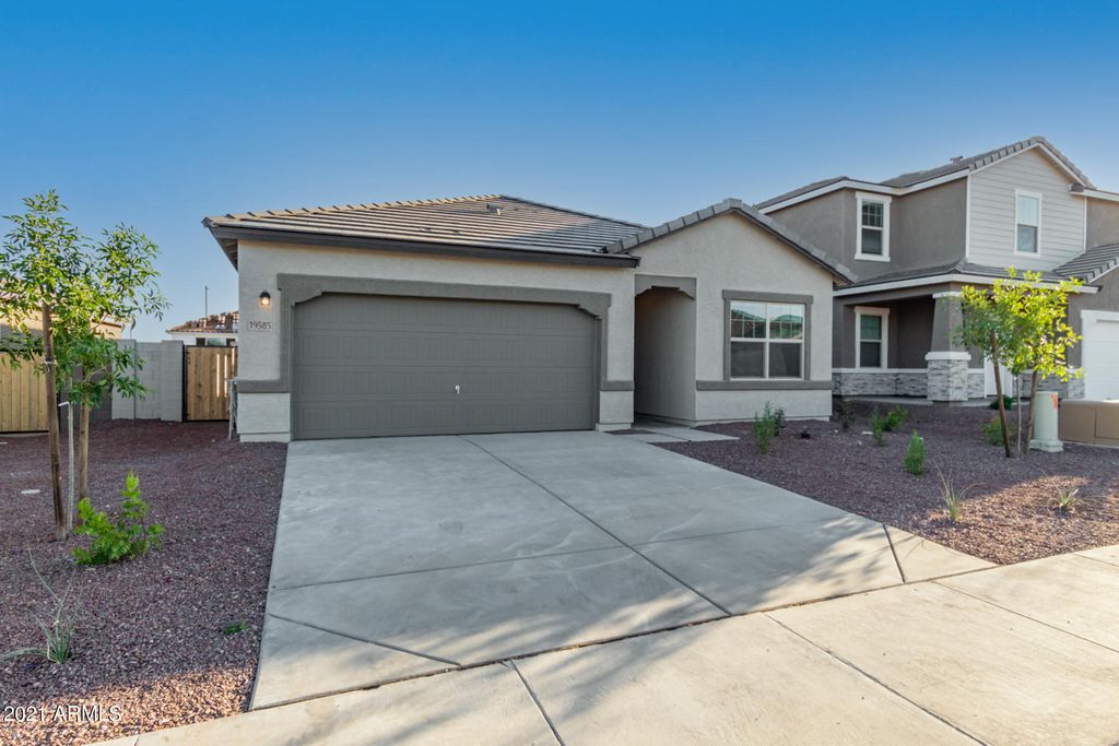 19585 W ANNIKA Drive, Litchfield Park, AZ 85340