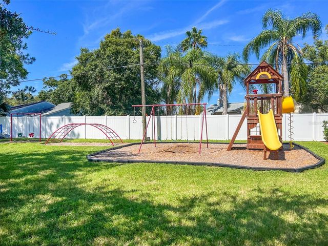 2371 HOUNDS TRAIL, Palm Harbor, FL 34683